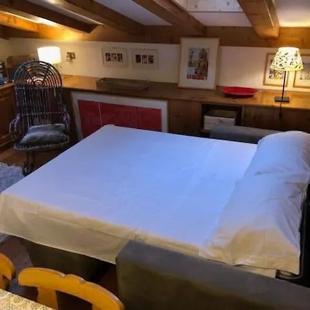 Mansardina Mery Cortina - - Apartamento